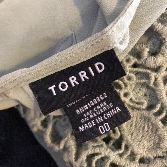 Torrid Blouse, Size 00, Like New - Picture 4 of 4